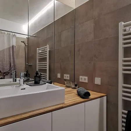 Charmante Altbauwohnung *