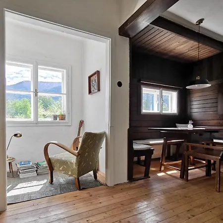 Charmante Altbauwohnung エーベンゼー