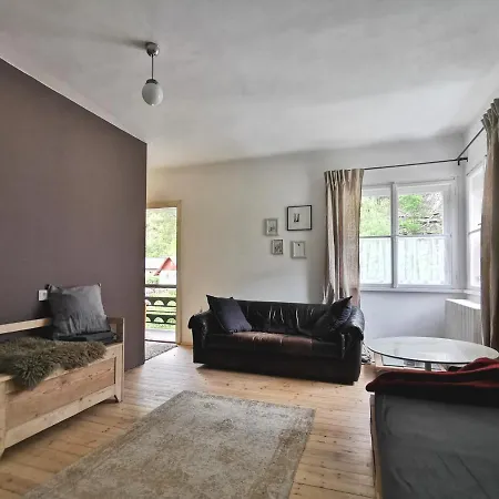 Charmante Altbauwohnung *